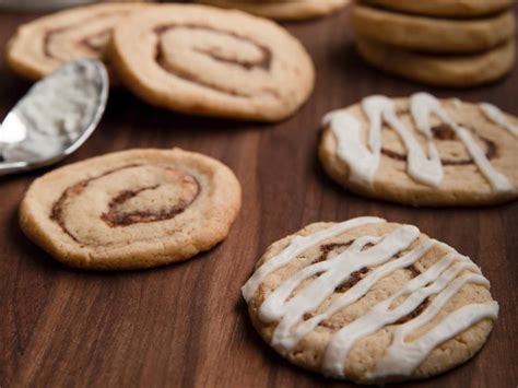 Christmas cake cookies pioneer woman.christmas cookies are everywhere and so is the sweet scent of chocolate, peppermint, and gingerbread.you don't have to limit your christmas dessert lineup to just cookies though: The Pioneer Woman's 14 Best Cookie Recipes for Holiday ...