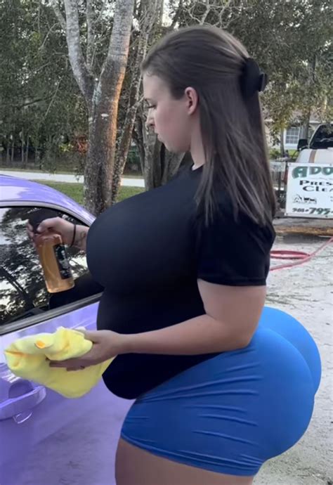 Big booty washing the car by ninaring on DeviantArt