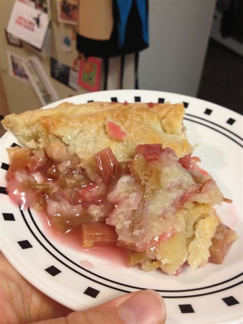 Mamas Rhubarb Pie Hungry And Fit