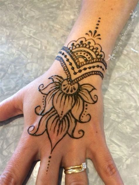 Pin By Asma Lee On Henna Henna Tattoo Designs Henna Tattoo Hand Henna