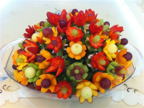 This is a list of edible flowers. Tips to prepare fresh fruit bouquet - How to Make a Fruit ...
