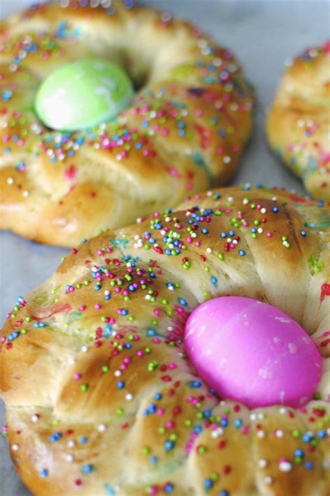 Bohemian christmas bread, challah (from electric bread), england's christmas bread of 1942, etc. Christmas Bread Braid Plait Recipe - Swedish Christmas Plaited Bread | A Dutchie Baking ...