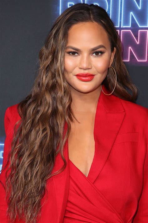 Chrissy teigen short hair after quarantine is so fresh from www.refinery29.com while john legend was becoming an egot winner on sunday night, chrissy teigen was celebrating her own victory: Chrissy Teigen's debuts shorter hair with a fresh ...