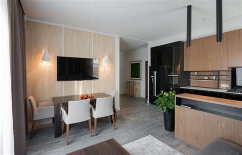 Danimarkalı louisa vesterager jespersen (24) ve norveçli maren. Minőségi anyagok harmonikus kombinációja, modern vonalak ...