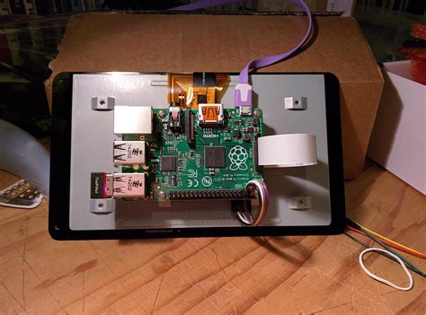 Raspberry Pi 7″ Touch Screen A First Look At The Long Awaited Screen