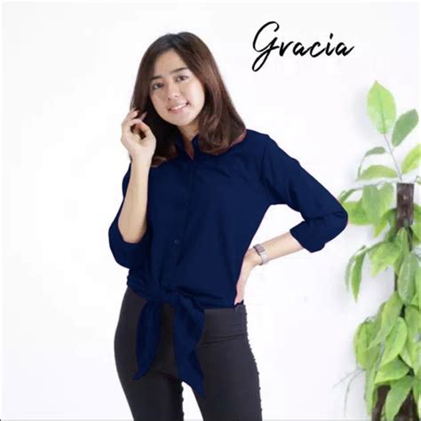 All size fit to l, lingkar dada maksimal 102 cm, panjang kemeja max 84cm 1 pack isi 1 pcs kemeja tidur premium. Jual Fashion Wanita Kemeja Wanita Gracia Baju Atasan ...