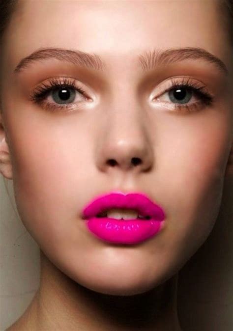 hot pink eye makeup    pretty designs