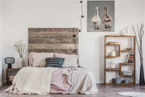 Sometimes our personal styles don't fit into one tightly knit box, instead our inspiration comes from a variety of different decor genres. Modern Country Chic Bedroom Ideas ~ Fresh Design Blog