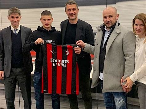 Join facebook to connect with milos kerkez and others you may know. AC Milan Resmi Umumkan Transfer Milos Kerkez dari ETO FC ...