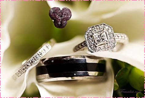 Maybe you would like to learn more about one of these? 11 Cincin Tunangan Cantik, Tips Memilih Model Cincin Kawin ...