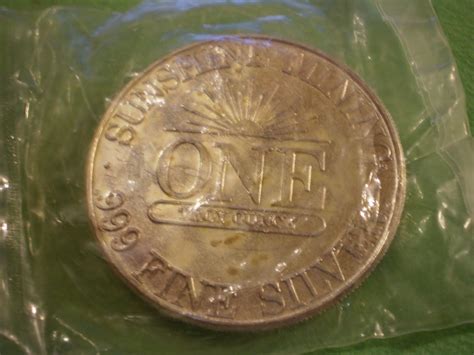 Gold prices by the decade with the following 10 gold price by year charts, you will be able to ascertain where the gold price in us dollar terms was for whichever year you are researching over the last century. Ounces of Silver: 1986 Sunshine Mint .999 Silver One Troy Ounce Eagle Bullion Round Coin