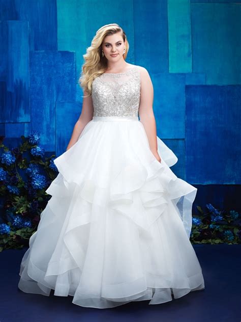 The final rental price will depend on the dress, the. How Much Does a Wedding Dress Cost? | Loverly