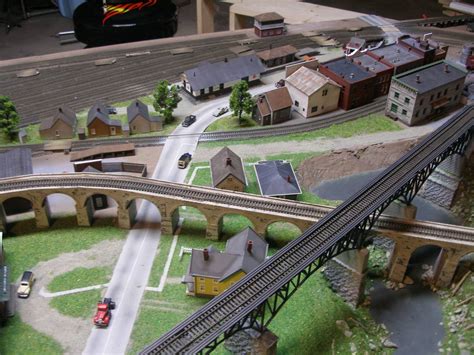 Zacks Amazing 4 X 8 N Scale Model Train Layout