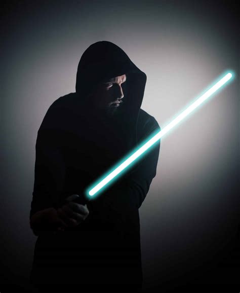 Add Lightsaber Effect To Photo Cressellroegner