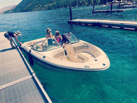 Boating at lake Chelan, WA. Look. At. The. Water. : r/boating