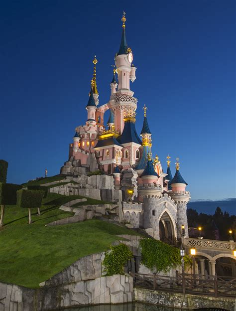 Afp photo / thomas samson. Disneyland Paris Castle |Run, Karla, Run! | Run, Karla, Run!
