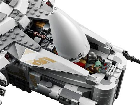 Check spelling or type a new query. More LEGO Star Wars The Razor Crest (75292) Set Images ...