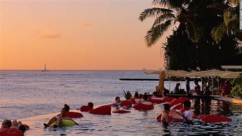 Hawaiis Top 10 Beach Bars