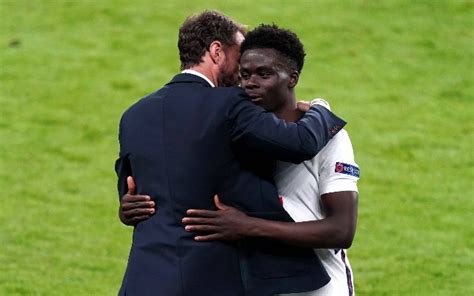Bukayo saka, 19, from england arsenal fc, since 2019 left midfield market value: Arsenal star Bukayo Saka reveals Gareth Southgate advice ...