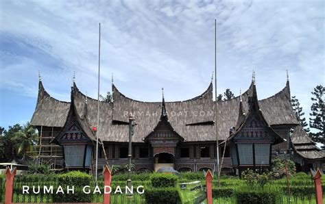 Rumah Adat Sumatera Barat Rumah Gadang Tradisi Tradisional