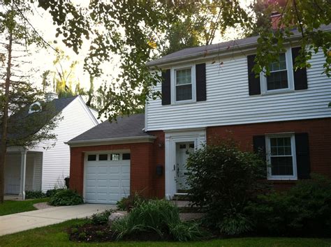 Matching your vinyl siding with red brick can drastically increase your home's curb appeal. The Jewel Box® Home: Friendly Fridays - The Triplets