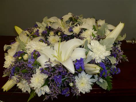 Wet foam for flowers near me. Flowers made by me: Funeral Wreath in a Wettable Foam