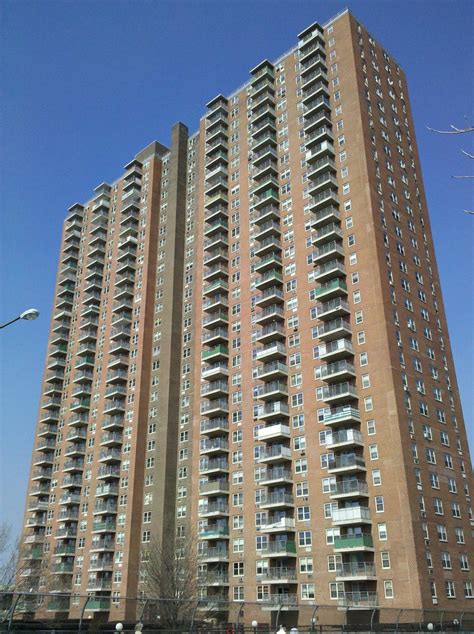 Bay Ridge Towers Built In The 1970s At The Northern Tip Of Flickr