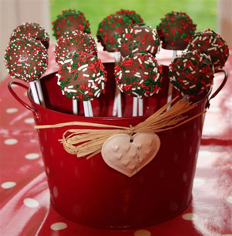Made by christina pagan & yesenia figueroa. Christmas Cake Pop Baking Kit By The Original Cake Pop ...