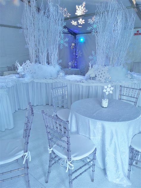 We Created A Winter White Wonderland For A Local Jewelry Store Holid