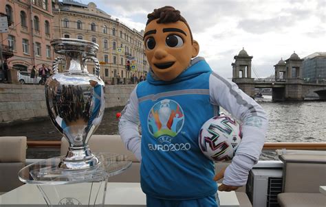 Szesnaste z kolei mistrzostwa wstępnie miały się odbyć od 12 czerwca do 12 lipca 2020 roku, jednakże pandemia. Terminarz Euro 2021. Wszystkie mecze i WYNIKI Euro 2020 ...