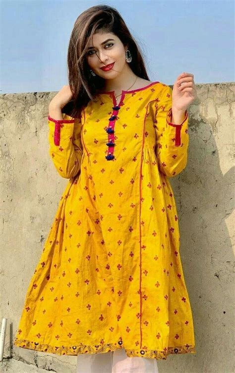 Pin By Samira On Girls Dpz In 2020 Simple Pakistani Dresses Stylish