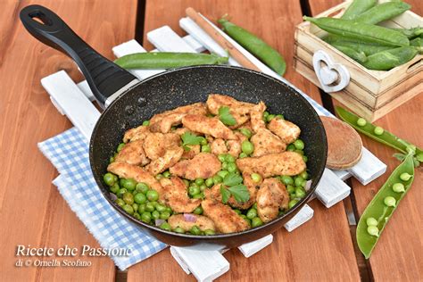 Straccetti di pollo con piselli - Ricette che Passione