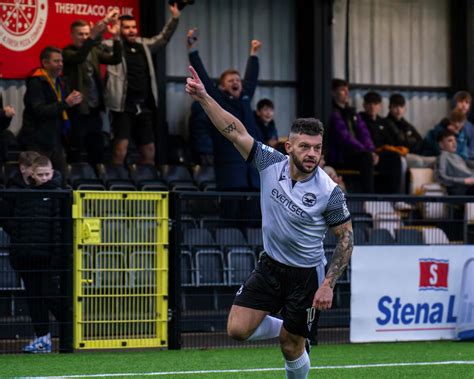 SUPER-SUB STRIKES AS BANGOR BEAT 10-MAN WELDERS - County Down Spectator