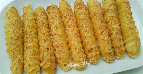 Maybe you would like to learn more about one of these? Resep Cheese Roll Pastry oleh lisasengkey - Cookpad