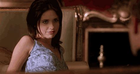 Cruel Intentions Necklace Gifs Get The Best Gif On Giphy