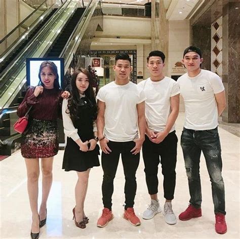 Sự cải thiện sức khỏe và vóc dáng của bạn là đam mê của chúng tôi***cường thành bodybuilding***. Trung vệ Bùi Tiến Dũng - Văn Thanh khoác vai thân mật ...