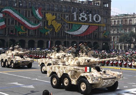 We did not find results for: Encabeza Calderón desfile militar