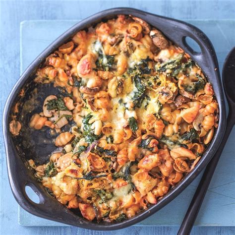 Pasta uit de oven met kip spinazie en champignons