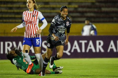 El campeón del fútbol peruano conoció a sus rivales en la copa libertadores femenina, que se. Victória durante jogo contra o Libertad/Limpeño pela Libertadores Feminina 2019