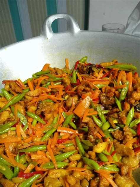 Oleskan madu dan minyak goreng. namakucella: AYAM GORENG KUNYIT SEDAP