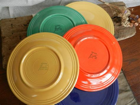 Fantastic Vintage Fiesta Dinner Plates Multi Colored Set Of