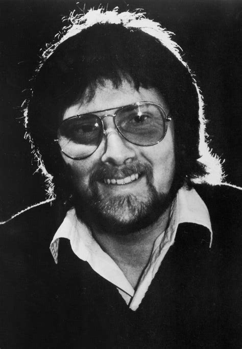 Gerry Rafferty Songwriter Dies At 63 The New York Times