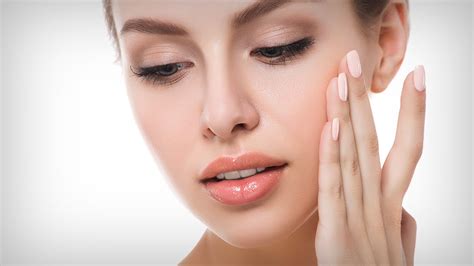 When it comes to acne, dry skin is not our friend. What Causes Dry Skin? 8 Reasons Your Skin is Dry - L'Oréal ...