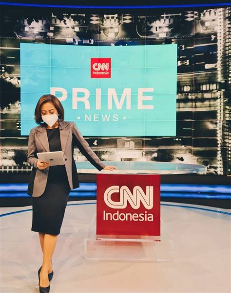 profil putri ayuningtyas presenter dan news anchor cnn indonesia tv orami