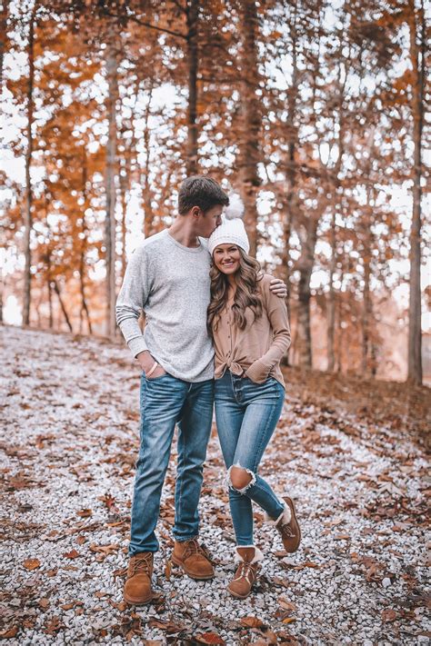 Cute Couples Outfit Engagement Photoshoot Idea During The Fall Sesion