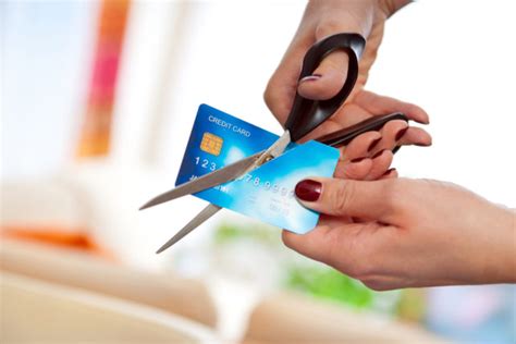 When a credit card expires and is not renewed, this can have a detrimental effect on your credit as your overall credit availability is lowered. Credit Card Expiration Date: What to Know and What to Do | Fiscal Tiger