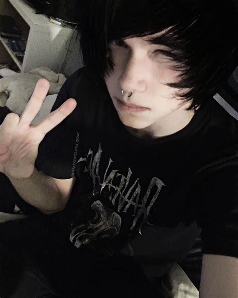 Pin By 🎸🧷hannah🧷🎸 On Our Lord And Savior Emo Boys Cute Emo Boys Hot