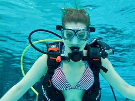 Woman Scuba Diver Drowning Free Porn