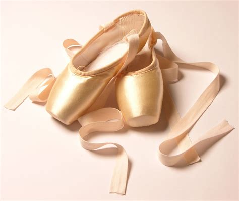 Everything You Need To Know Before Going En Pointe En Pointe