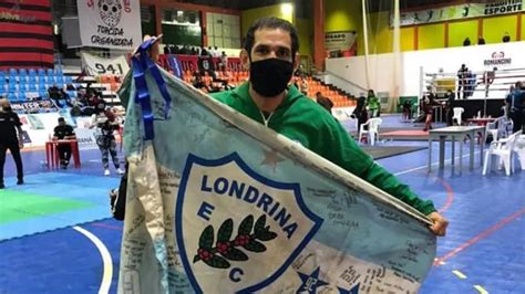 atleta londrinense é campeão paranaense de kickboxing tem londrina